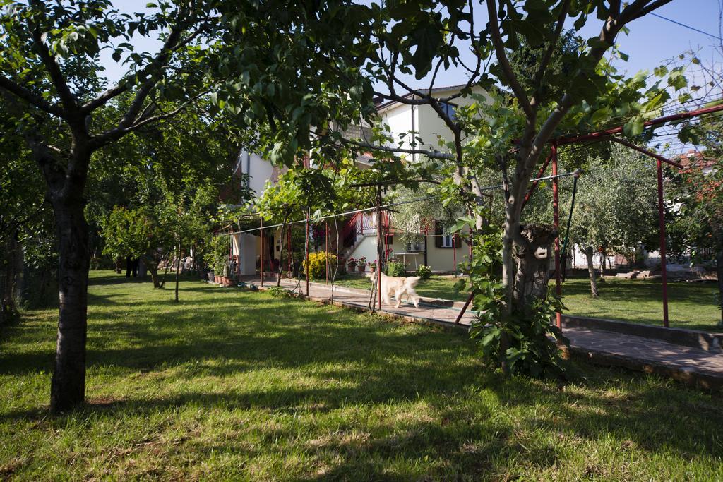 Apartments Milica อูมัค ภายนอก รูปภาพ