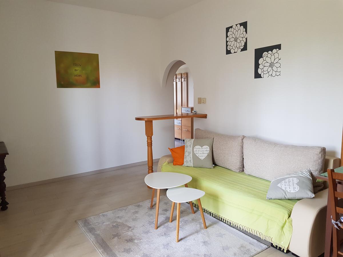 Apartments Milica อูมัค ภายนอก รูปภาพ