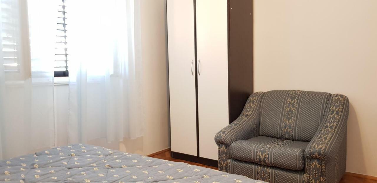 Apartments Milica อูมัค ภายนอก รูปภาพ
